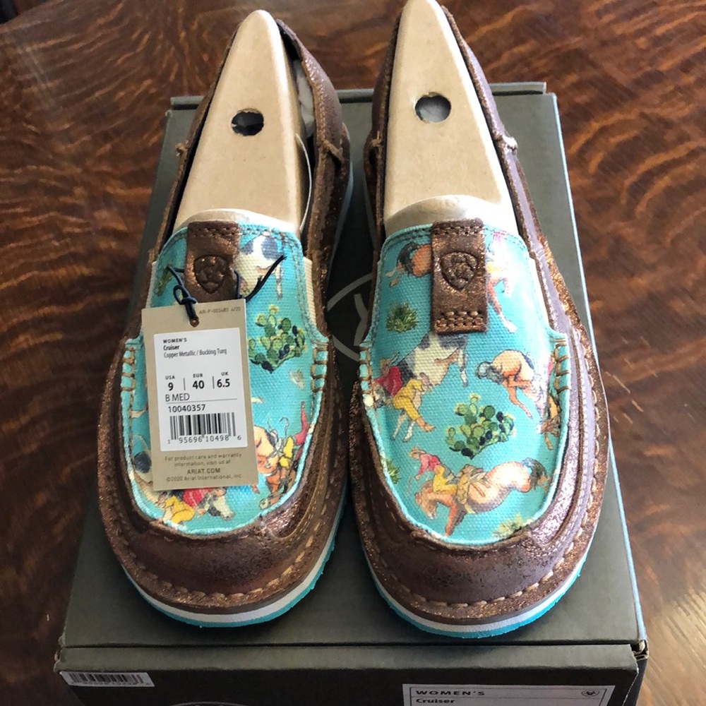 Ariat Cruiser Bucking Horses shoes
